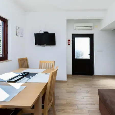 Apartment Zeljko *